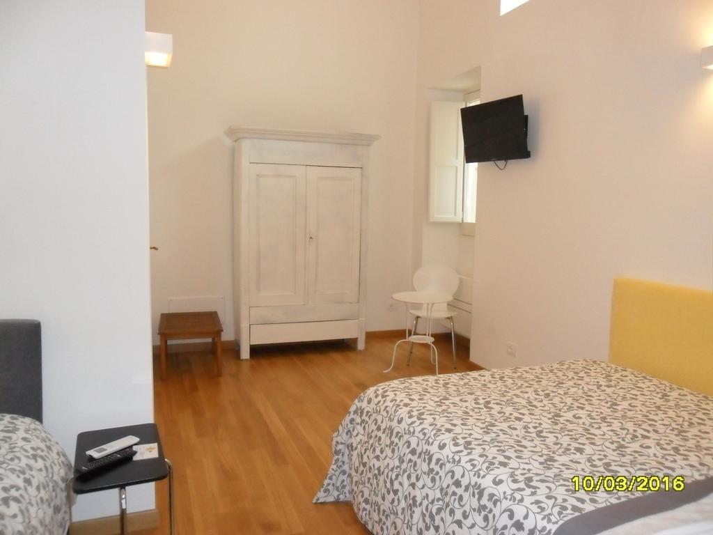 B&B La Casa Gialla Lecce Exterior photo